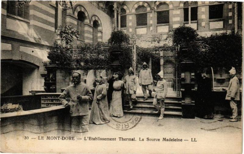 Carte postale ancienne Le Mont-Dore - L'Etabl. THERMal La Source Madeleine à Mont-Dore