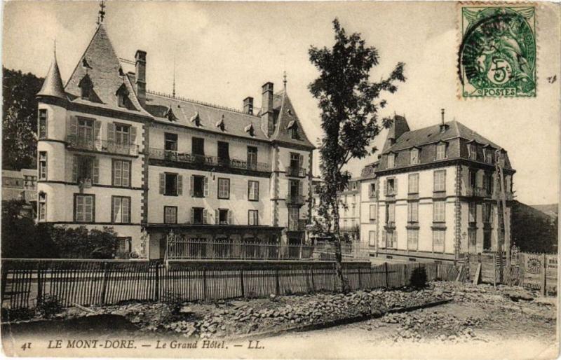 Carte postale ancienne Le Mont-Dore - Le Grand Hotel à Mont-Dore