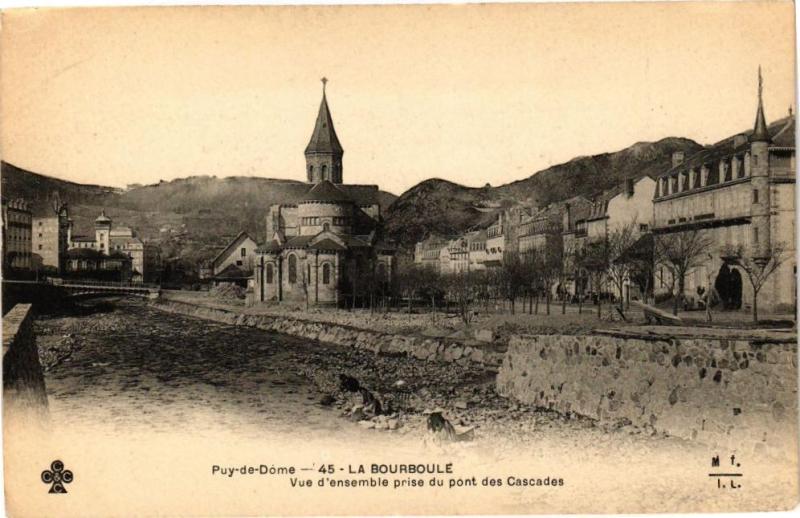 Carte postale ancienne Puy-de-Dome - La Bourboule - Vue d'ensemble prise du pont des... à La Bourboule