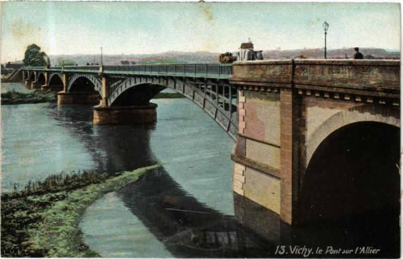 Carte postale ancienne Ed. Aqua 13 Vichy Le Pont sur l'Allier à Vichy