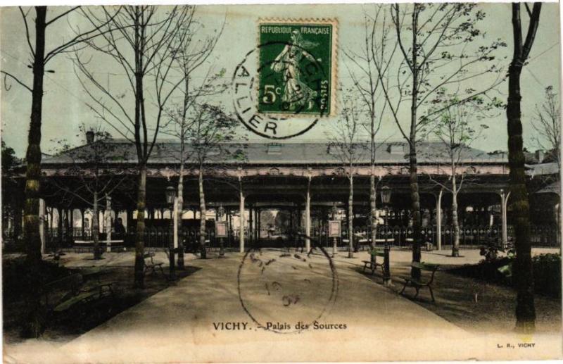 Carte postale ancienne Vichy Palais des Sources à Vichy