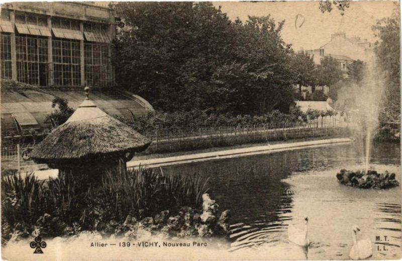 Carte postale ancienne Vichy Nouveau Parc à Vichy