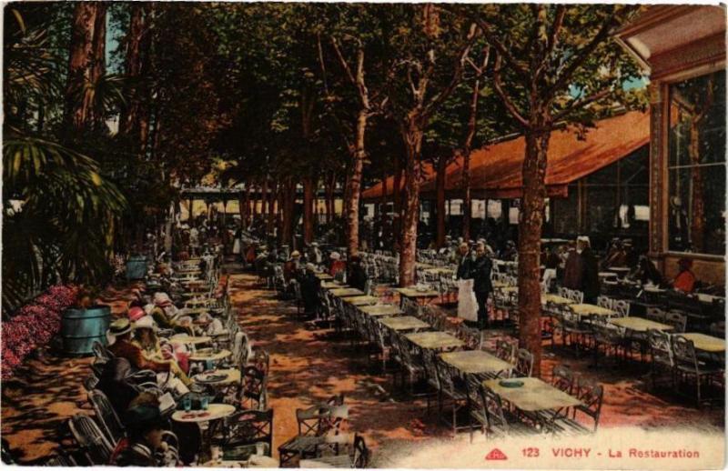 Carte postale ancienne Vichy La Restauration à Vichy