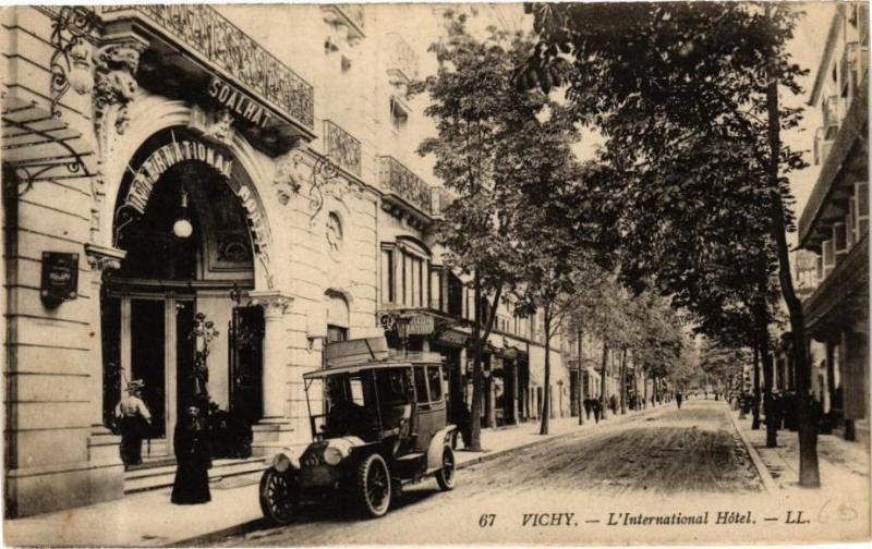 Carte postale ancienne Vichy L'International Hotel à Vichy