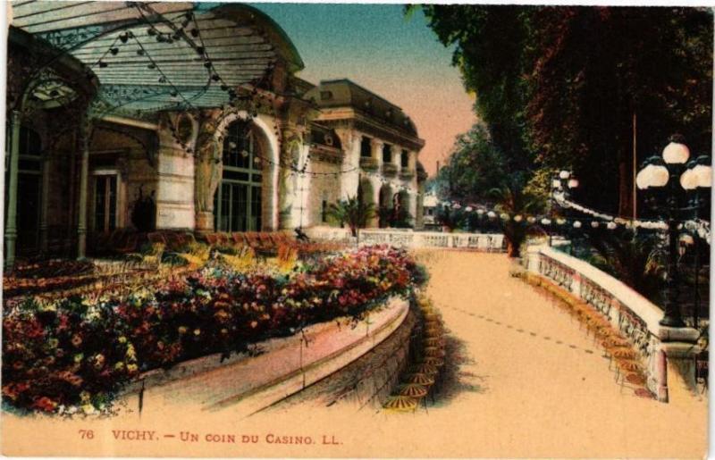 Carte postale ancienne Vichy Un coin du Casino à Vichy