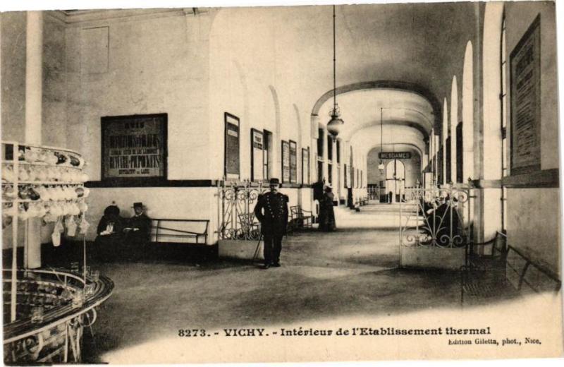 Carte postale ancienne Vichy Intérieur de l'Etablissement thermal à Vichy