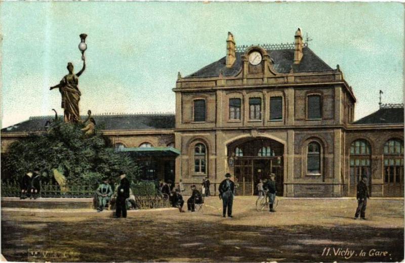 Carte postale ancienne Vichy La Gare à Vichy
