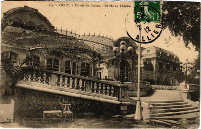 Carte postale ancienne Vichy Facade du Casino-Entrée du Théatre à Vichy