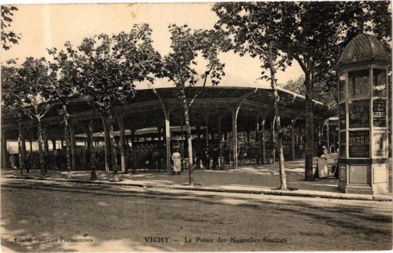 Carte postale ancienne Vichy Le Palais des Nouvelles Sources à Vichy
