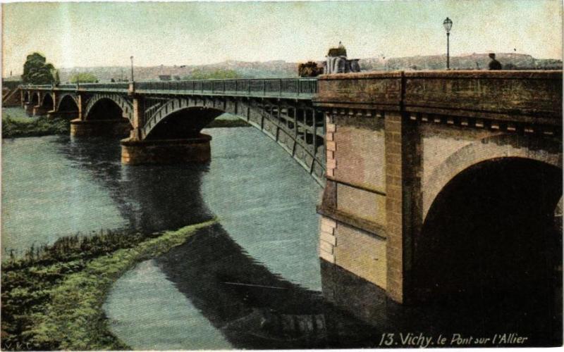 Carte postale ancienne Ed. Aqua 13 Vichy Le Pont sur l'Allier à Vichy