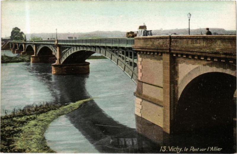 Carte postale ancienne Ed. Aqua 13 Vichy Le Pont sur l'Allier à Vichy