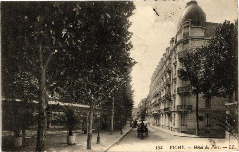 Carte postale ancienne Vichy - Hotel du Parc à Vichy