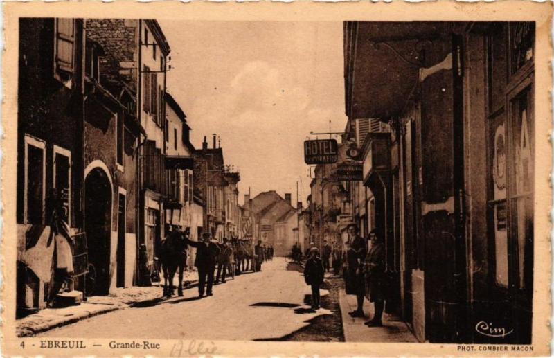 Carte postale ancienne Ebreuil - Grande-Rue à Ébreuil