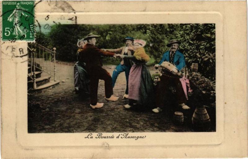 Carte postale ancienne La Bourrée d'Auvergne