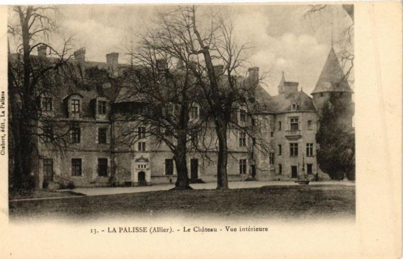 Carte postale ancienne Lapalisse - Le Chateau-Vue intérieure à Lapalisse