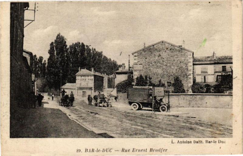 Carte postale ancienne Bar le Duc-Rue Ernest Bradfer à Bar-le-Duc