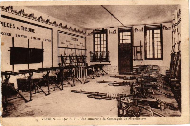 Carte postale ancienne Verdun-Une armurerie de Compagnie de Mitrailleuses à Verdun