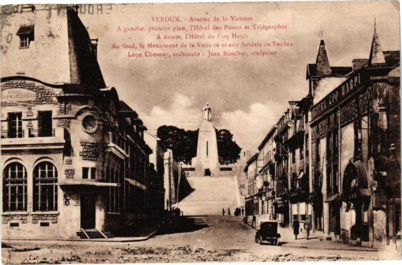 Carte postale ancienne Verdun - Avenue de la Victorie à Verdun