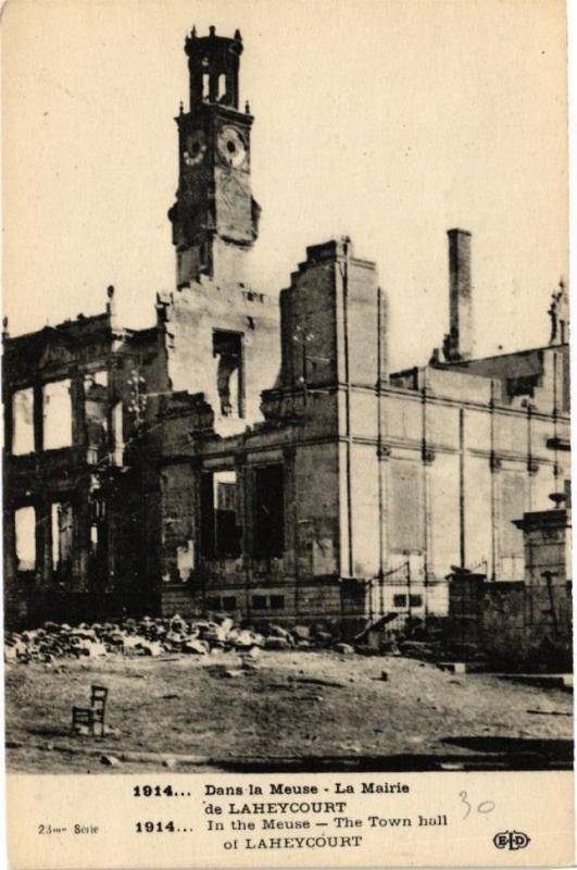 Carte postale ancienne Dans la Meuse-La Mairie de Laheycourt à Laheycourt