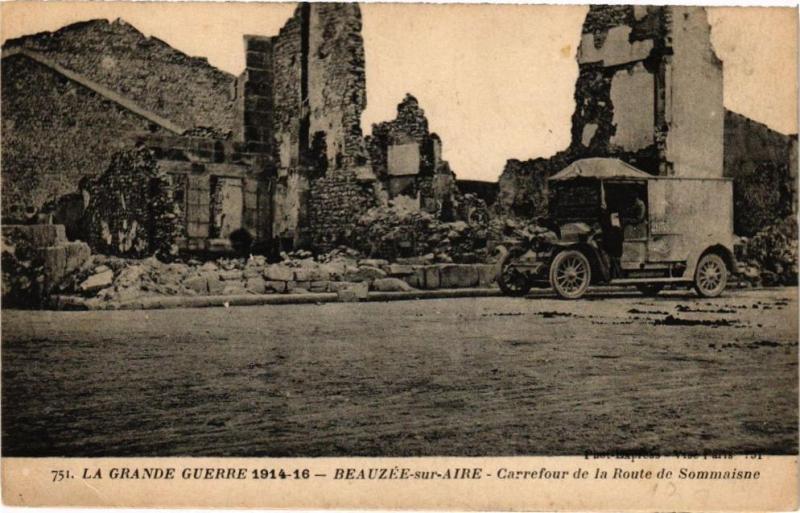 Carte postale ancienne Bauzée sur Aire-Carrefour de la Route de Sommaisne