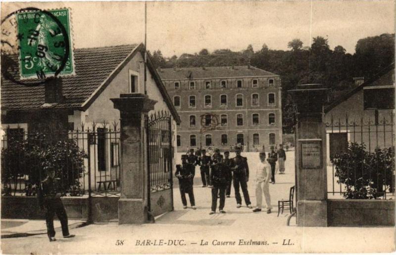 Carte postale ancienne Bar le Duc-La Caserne Exelmans à Bar-le-Duc