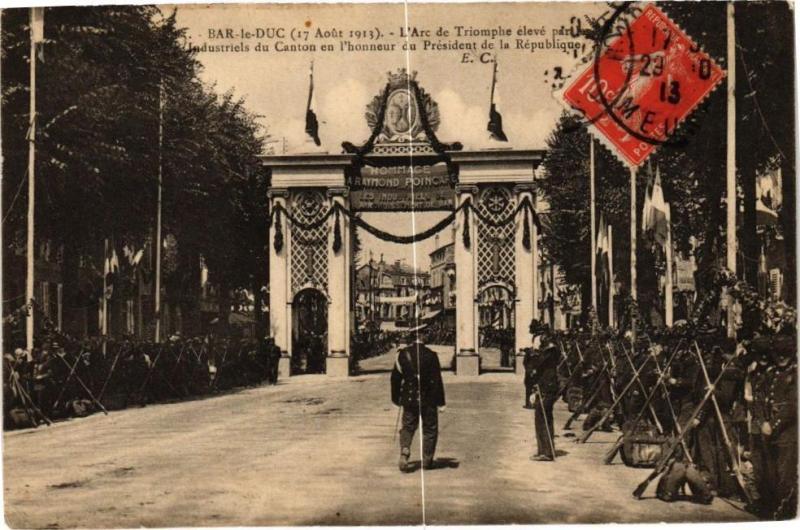 Carte postale ancienne Bar le Duc-L'Arc de Triomphe à Bar-le-Duc