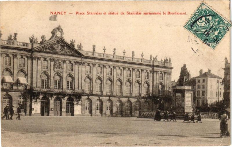 Carte postale ancienne Nancy-Place Stanislas et statue de Stanislas à Nancy