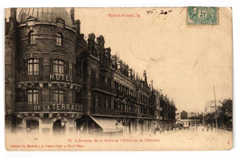 Carte postale ancienne Berck-Plage - L'avenue de la gare et l'hotel à Berck