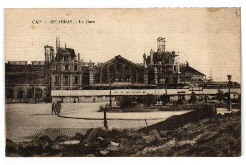 Carte postale ancienne Arras - La gare à Arras