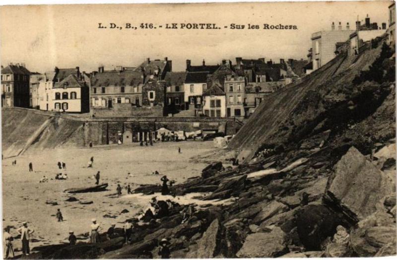 Carte postale ancienne Le Portel - Sur les Rochers au Portel