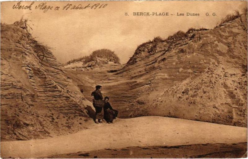 Carte postale ancienne Berck-Plage - Les Dunes à Berck