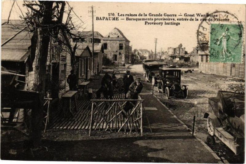 Carte postale ancienne Les Ruines de La Grande Guerre-Bapaume - Baraquements à Bapaume
