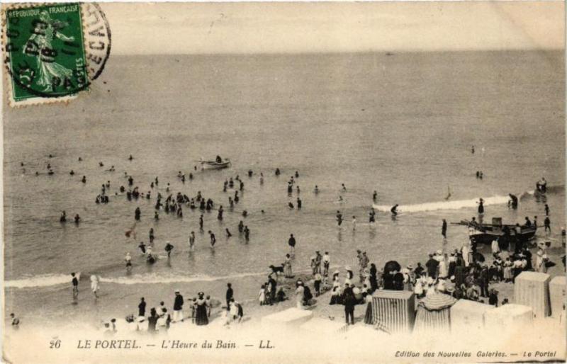 Carte postale ancienne Le Portel - L'Heure du Bain au Portel