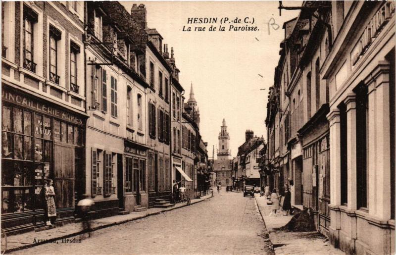 Carte postale ancienne Hesdin La rue de la Paroisse à Hesdin