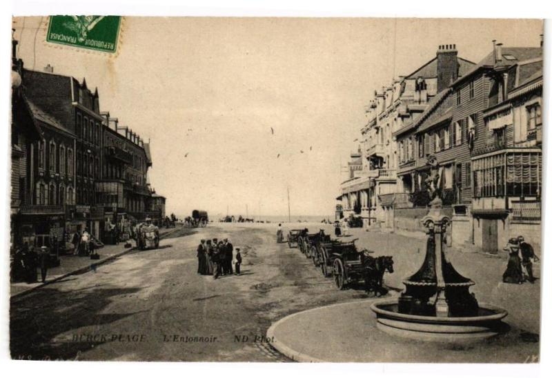 Carte postale ancienne Berck-Plage - L'entonnoir à Berck