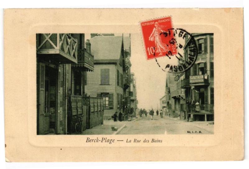 Carte postale ancienne Berck-Plage - La rue des bains à Berck