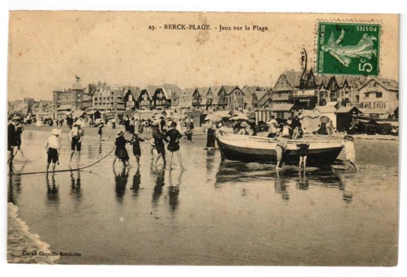 Carte postale ancienne Berck-Plage - Jeux sur la plage à Berck