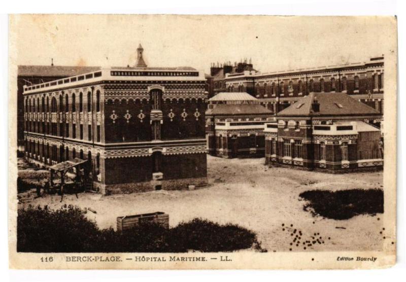 Carte postale ancienne Berck-Plage - Place de l'eglise à Berck