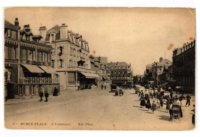 Carte postale ancienne Berck-Plage - L'entonnoir à Berck