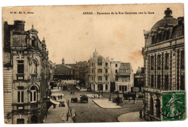 Carte postale ancienne Arras - Panorama de la rue gambetta vers à Arras