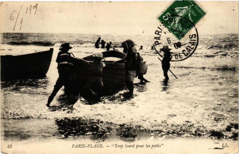 Carte postale ancienne Paris-Plage - Trop lourd pour les petits