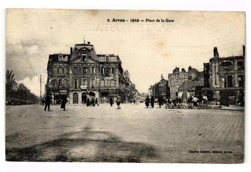 Carte postale ancienne Arras 1919 - Place de la gare à Arras