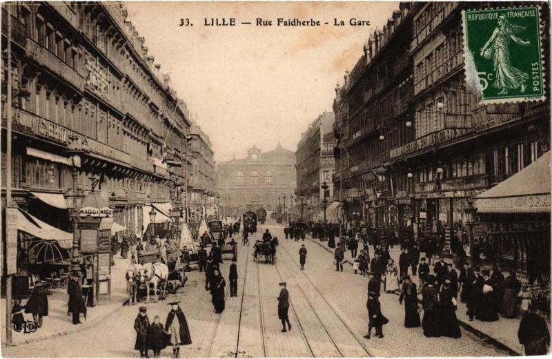 Carte postale ancienne Lille-Rue Faidherbe-La Gare à Lille