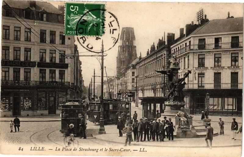 Carte postale ancienne Lille-La Place de Strasbourg et le Sacre Coeur à Lille