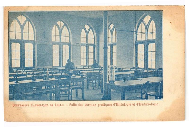 Carte postale ancienne Universite catholique de Lille - Salle des traveaux pratiques à Lille