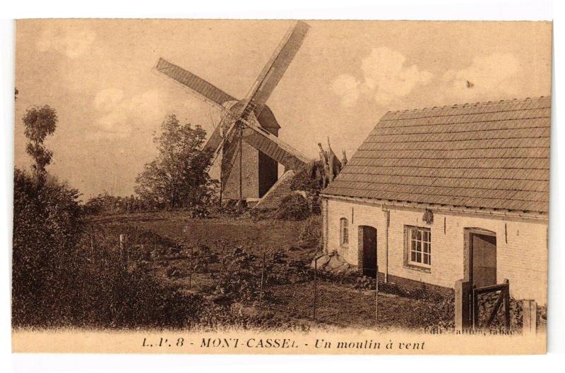 Carte postale ancienne Mont-Cassel - Un moulin a vent à Cassel