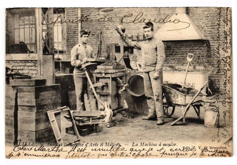 Carte postale ancienne Lille - Inst. Cath. d'Arts et Metiers - La Machine a mouler à Lille