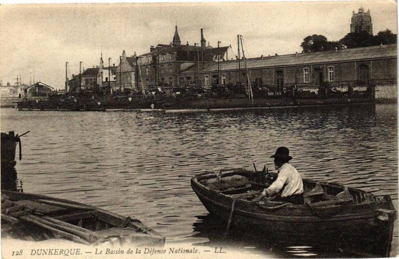 Carte postale ancienne Dunkerque - Le Bassin de la Defense Nationale à Dunkerque