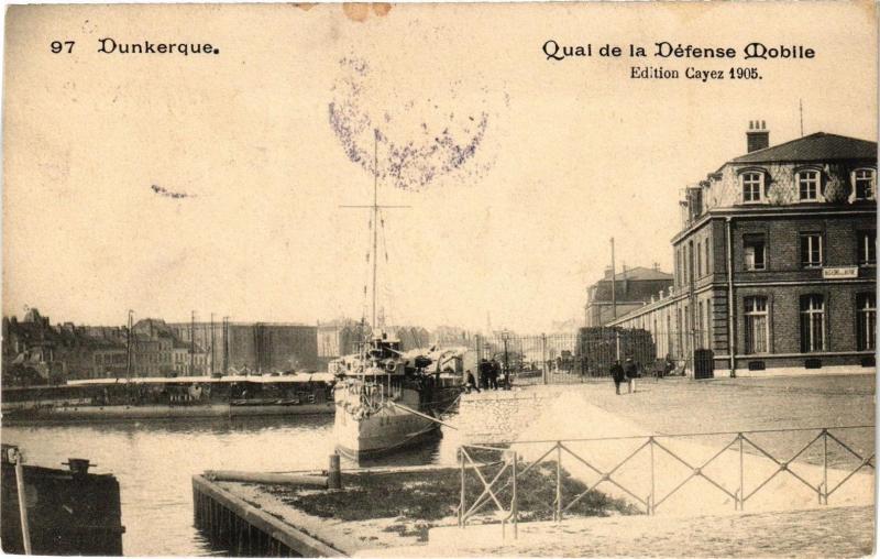 Carte postale ancienne Dunkerque - Quai de la Defense Mobile à Dunkerque