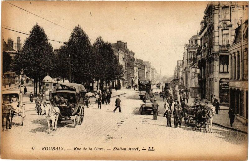 Carte postale ancienne Roubaix - Rue de la Gare - Station stréet à Roubaix